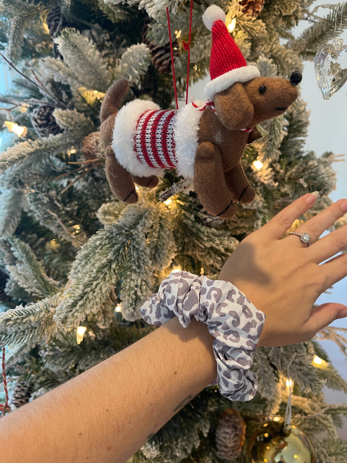 Scrunchie - Snow Leopard - Sharper Barker